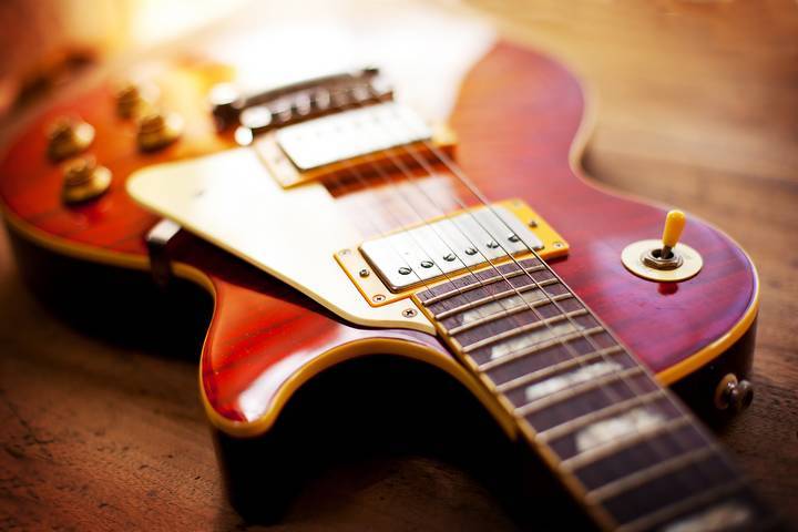 The best guitar lessons in Toronto should provide good feedback, communication, and resources.